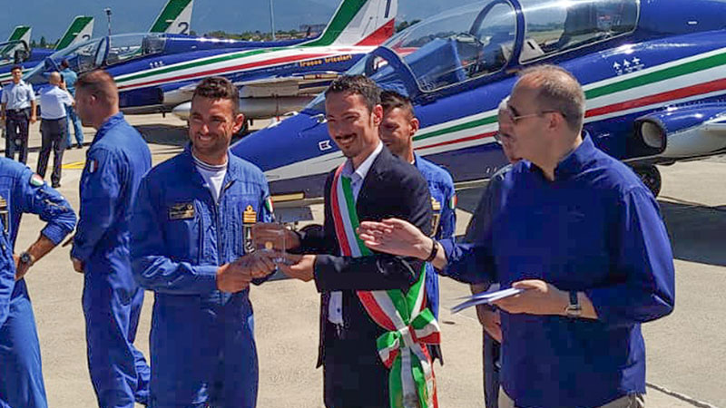 Nell’Anno del Volo, il premio ‘Li omini boni’ va anche alle Frecce Tricolori